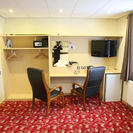 Cambridge Hotel Huddersfield Esterno foto