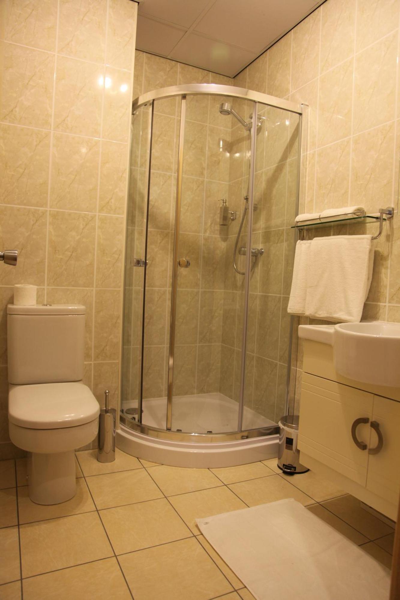 Cambridge Hotel Huddersfield Esterno foto