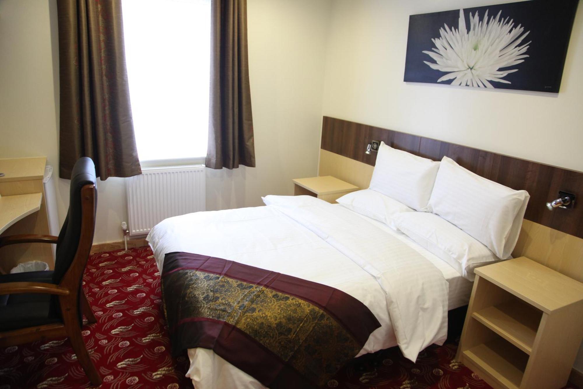 Cambridge Hotel Huddersfield Esterno foto