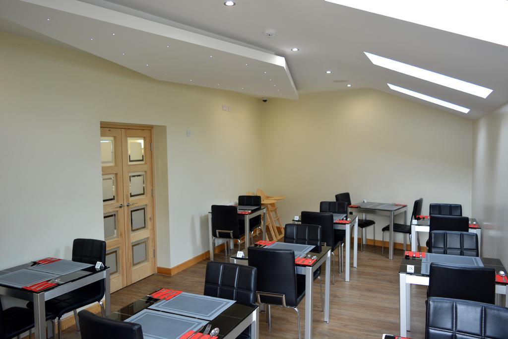 Cambridge Hotel Huddersfield Esterno foto