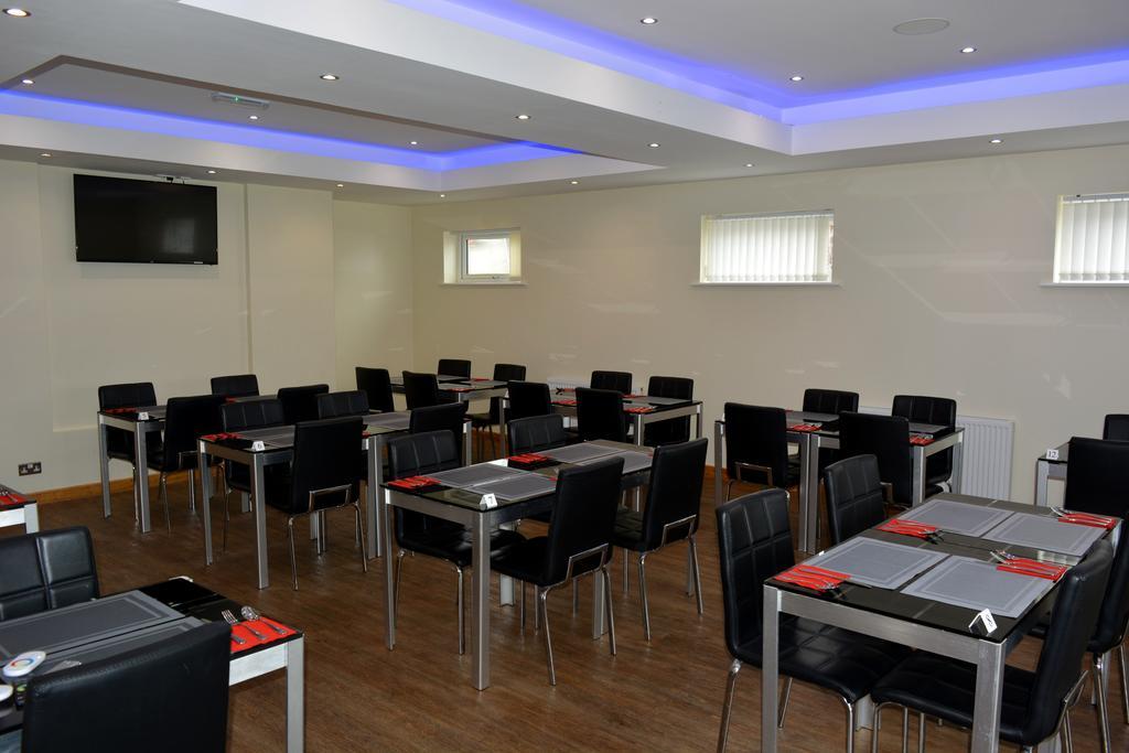 Cambridge Hotel Huddersfield Esterno foto