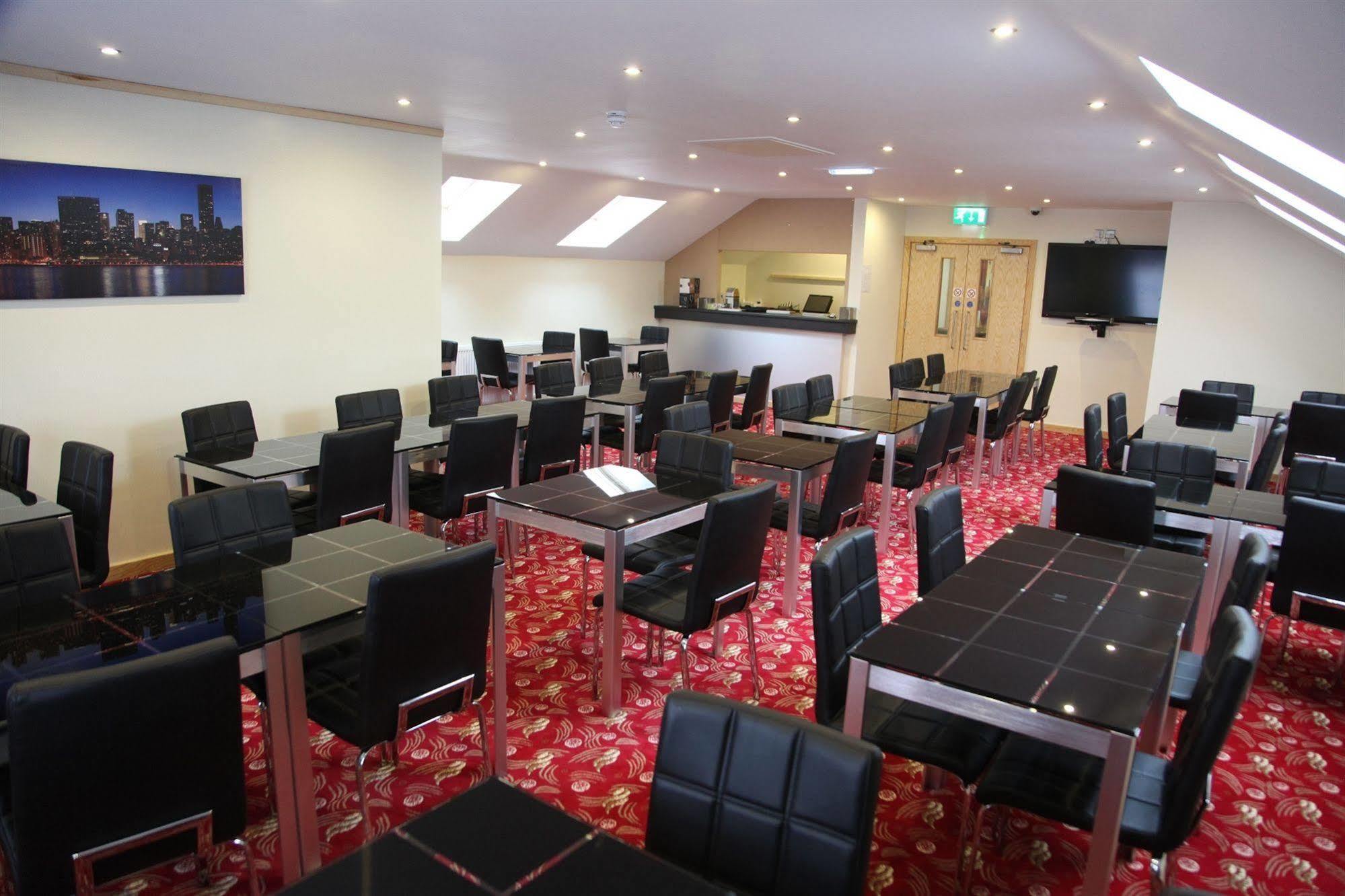 Cambridge Hotel Huddersfield Esterno foto